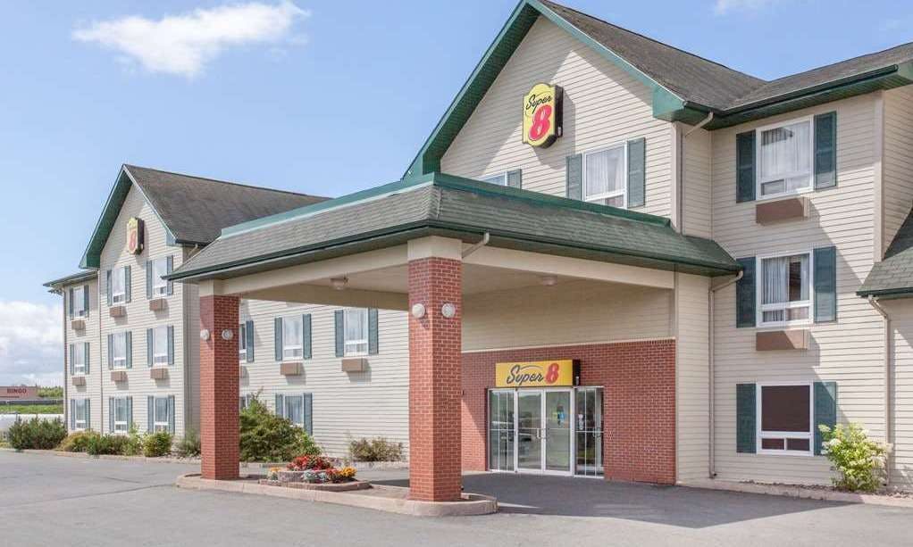 Super 8 by Wyndham Truro NS