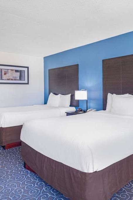 Hotel Days Inn and Suites by Wyndham Oxford photo 1