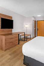 Hotel Super 8 Cornwall ON photo 2