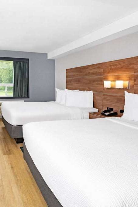 Hotel Super 8 Cornwall ON photo 1