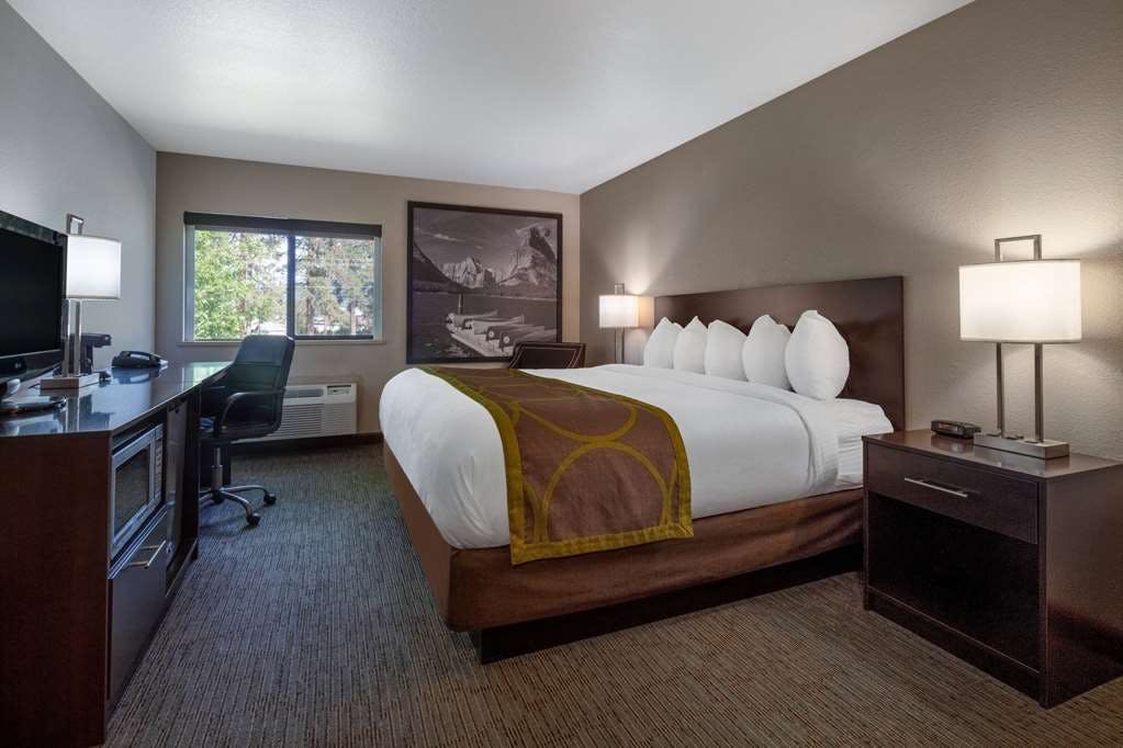 Hotel Super 8 by Wyndham St. Regis photo 1