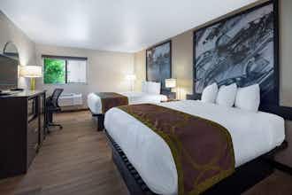 Hotel Super 8 by Wyndham St. Regis photo 2