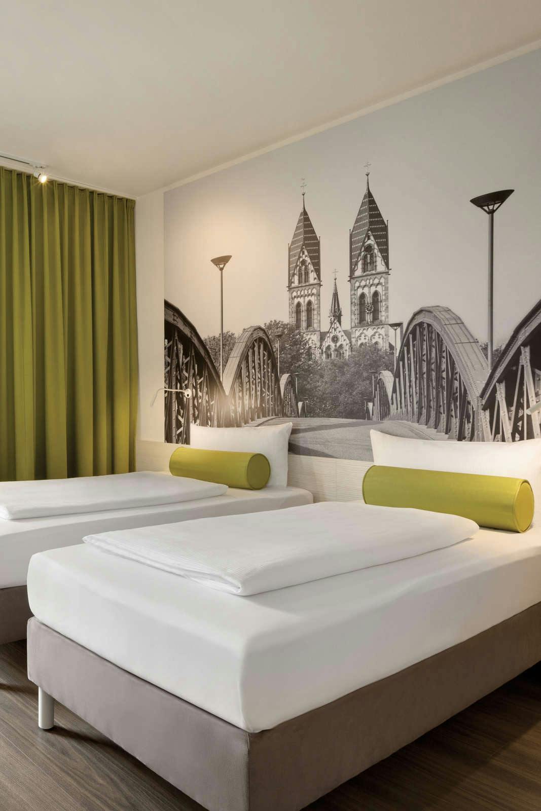 Hotel Super 8 by Wyndham Freiburg photo 2