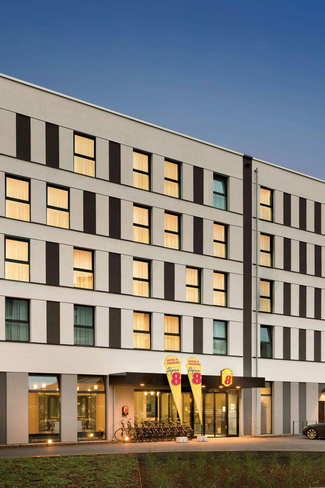 Hotel Super 8 by Wyndham Freiburg photo 1