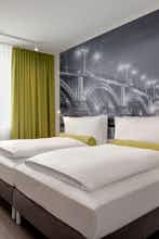 Hotel Super 8 by Wyndham Mainz Zollhafen photo 1