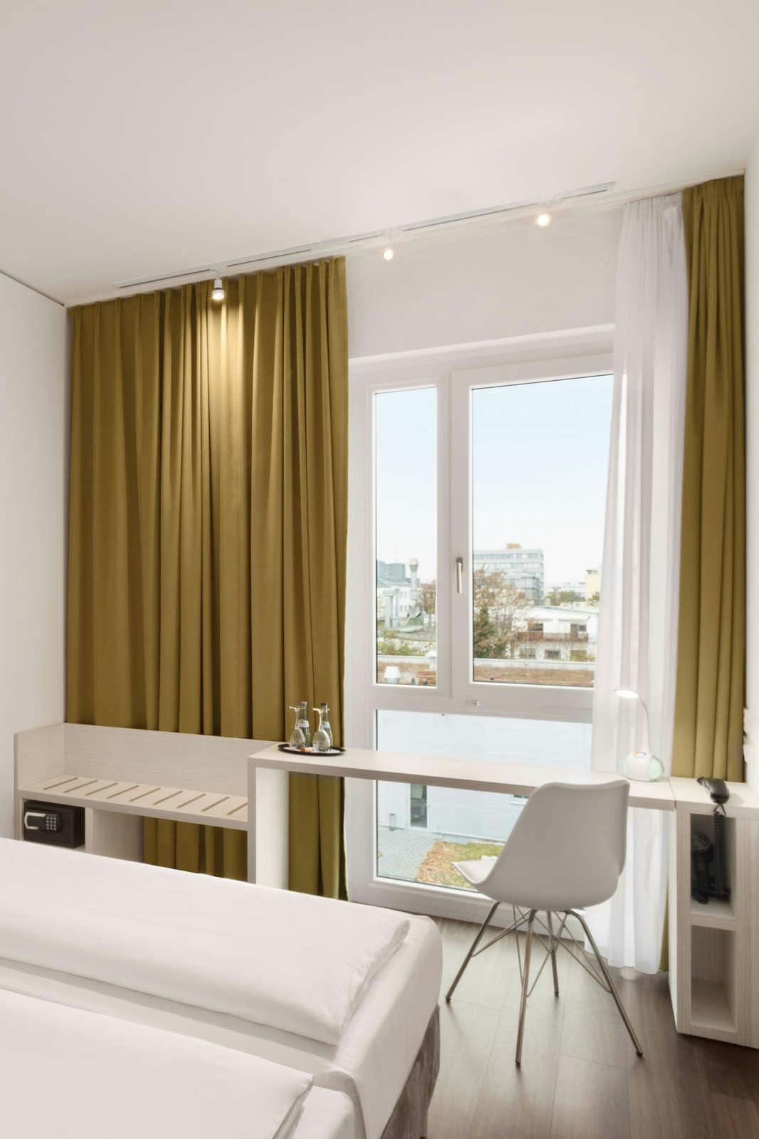 Hotel Super 8 by Wyndham Munich North photo 3