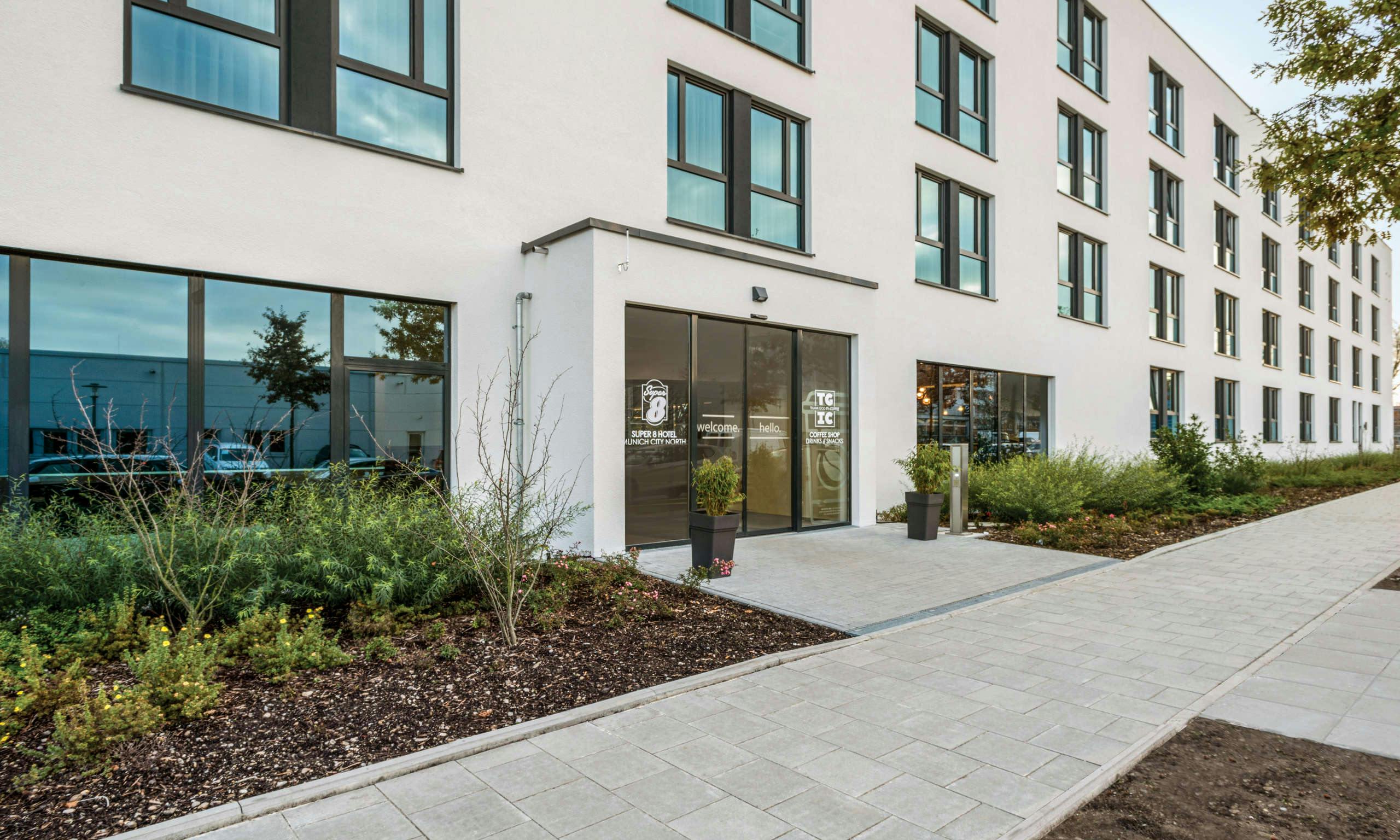 Super 8 by Wyndham Munich North