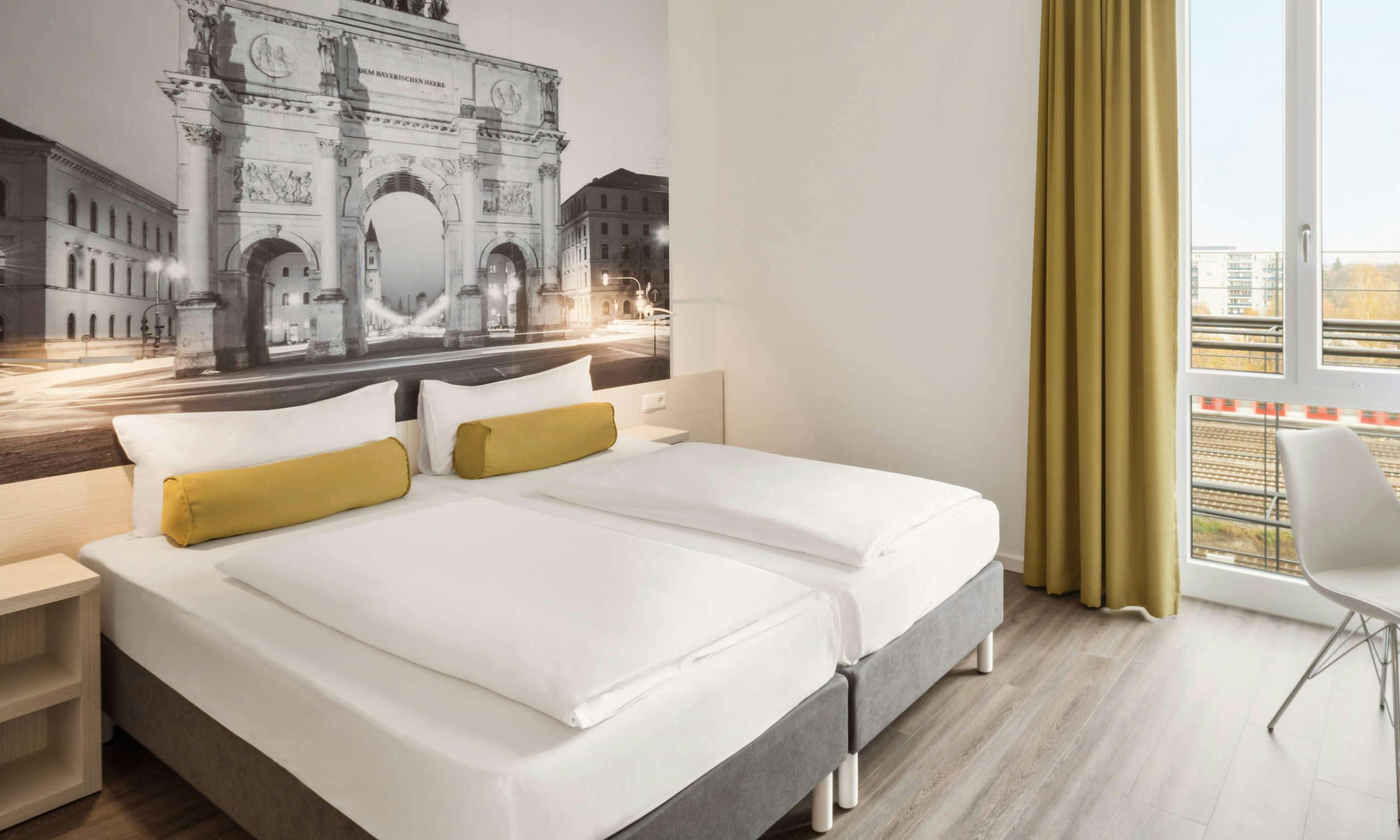 Super 8 by Wyndham Munich West