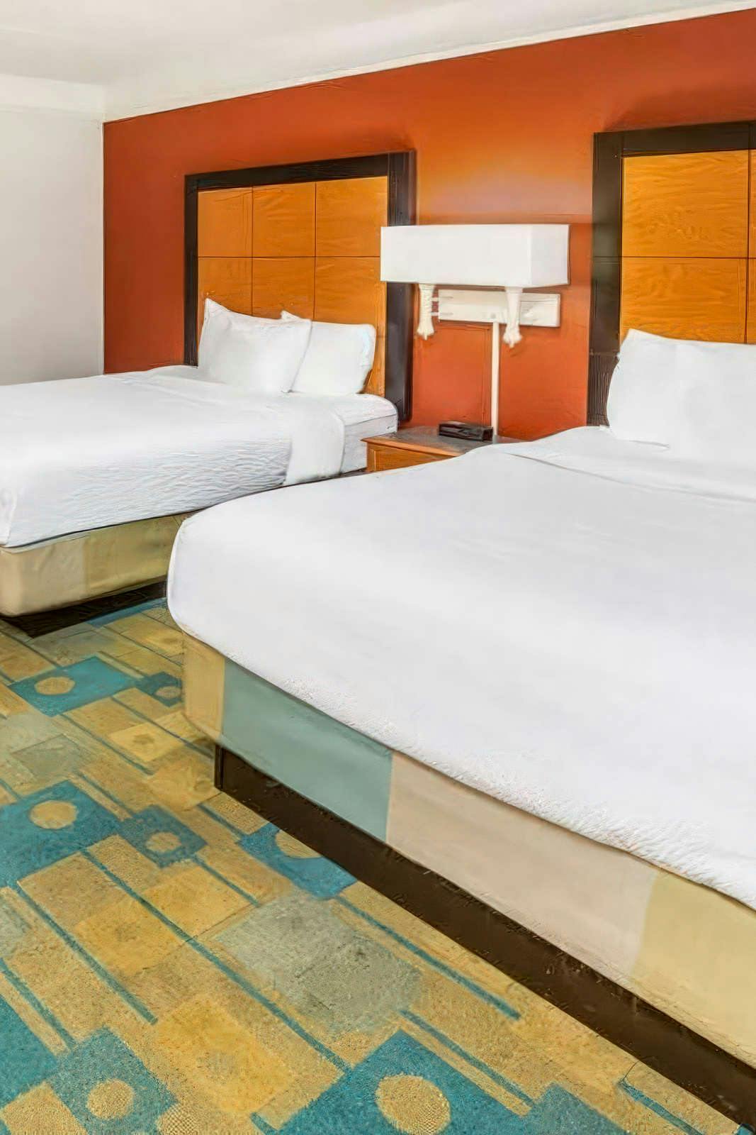 Hotel La Quinta Inn & Suites Colorado Springs South AP photo 2