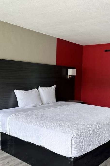 Hotel Ramada by Wyndham Cocoa photo 1