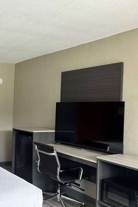 Hotel Ramada by Wyndham Cocoa photo 4