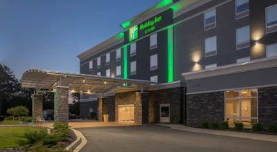 Holiday Inn & Suites Decatur - Forsyth