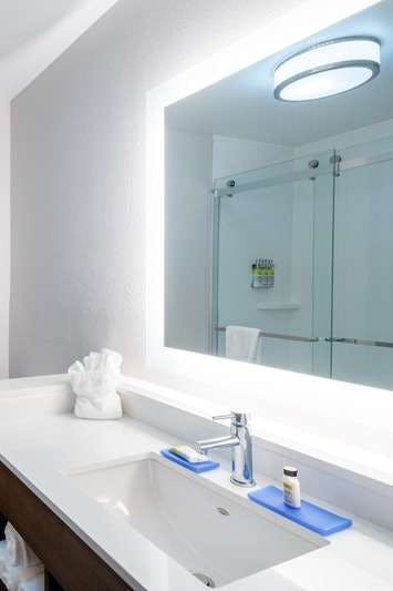 Hotel Holiday Inn Express & Suites Atlanta Arpt Ne Hapeville photo 4