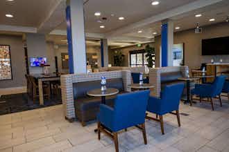 Hotel Holiday Inn Express & Suites Colorado Springs AFA Northgate photo 5