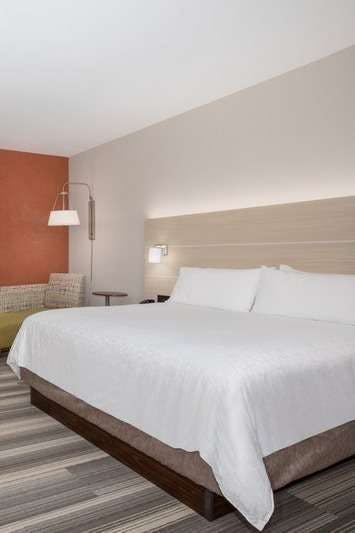 Hotel Holiday Inn Express & Suites Denver NE - Brighton photo 3