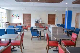 Hotel Holiday Inn Express & Suites Raleigh Airport Brier Creek photo 3