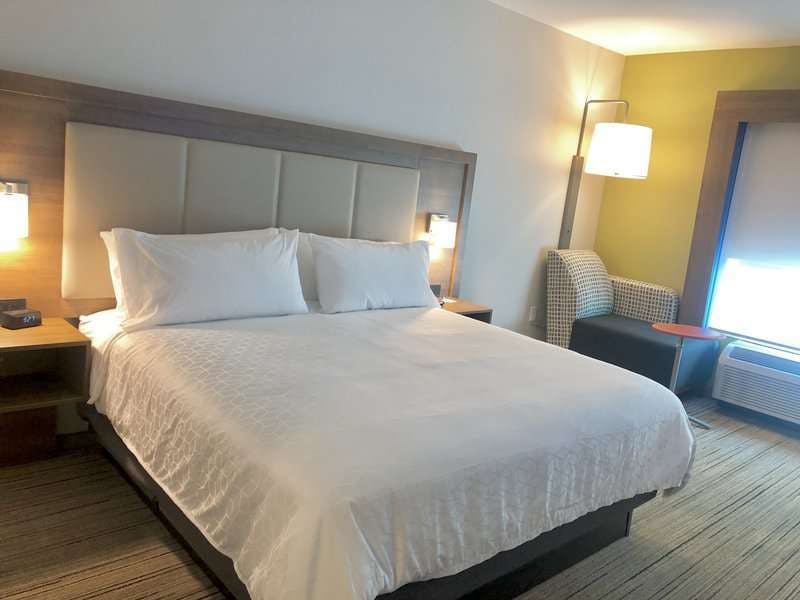 Hotel Holiday Inn Express & Suites Raleigh Airport Brier Creek photo 1