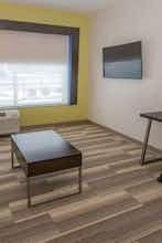 Hotel Holiday Inn Express & Suites Tonawanda Buffalo Area photo 4