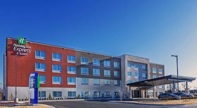 Holiday Inn Express & Suites Tulsa Northeast Owasso