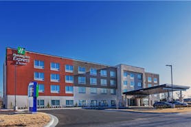 Holiday Inn Express & Suites Tulsa Northeast Owasso