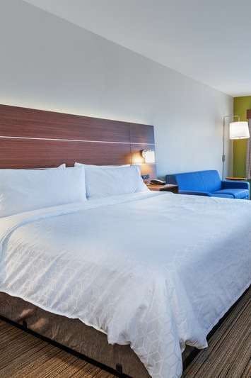 Hotel Holiday Inn Express & Suites Tulsa Northeast Owasso photo 1