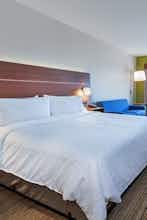 Hotel Holiday Inn Express & Suites Tulsa Northeast Owasso photo 1