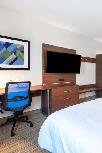 Hotel Holiday Inn Express & Suites Tulsa Northeast Owasso photo 4