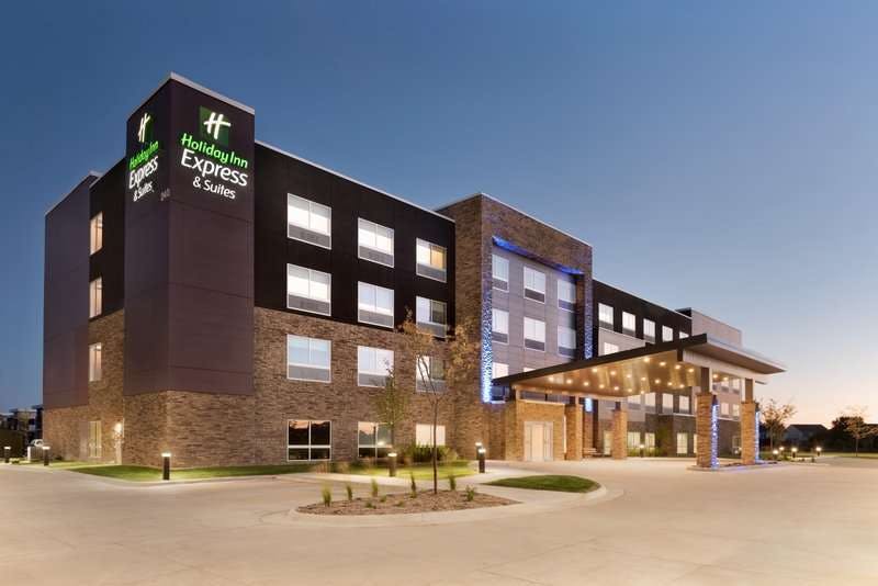 Holiday Inn Express & Suites West Des Moines Jordan Creek