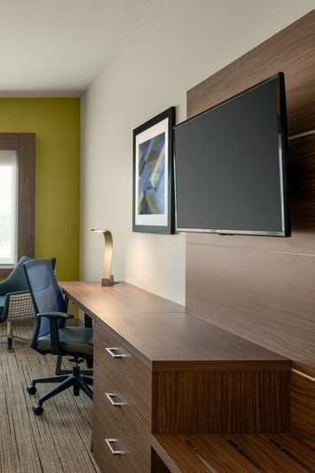 Hotel Holiday Inn Express & Suites West Des Moines Jordan Creek photo 3
