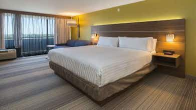 Hotel Holiday Inn Express Fullerton Anaheim photo 1