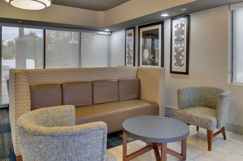 Hotel Holiday Inn Express Pittston - Scranton Airport photo 5