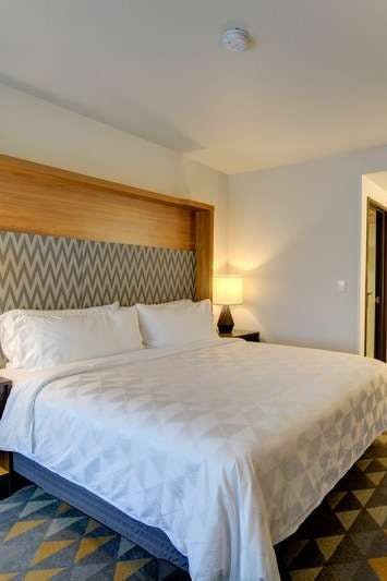 Hotel Holiday Inn Salem photo 1