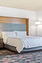 Hotel Holiday Inn St. Petersburg West photo 1