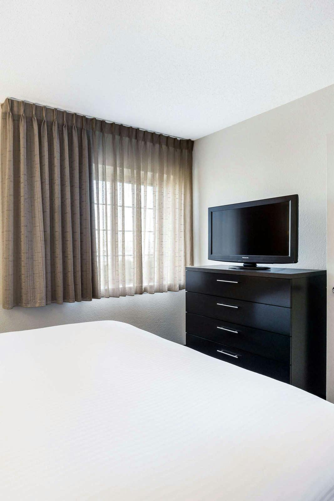 Hotel Sonesta Simply Suites Detroit Troy photo 2