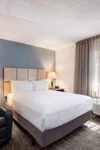 Hotel Sonesta Simply Suites Detroit Troy photo 1