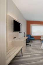 Hotel Holiday Inn Express & Suites Denver NE - Brighton photo 4