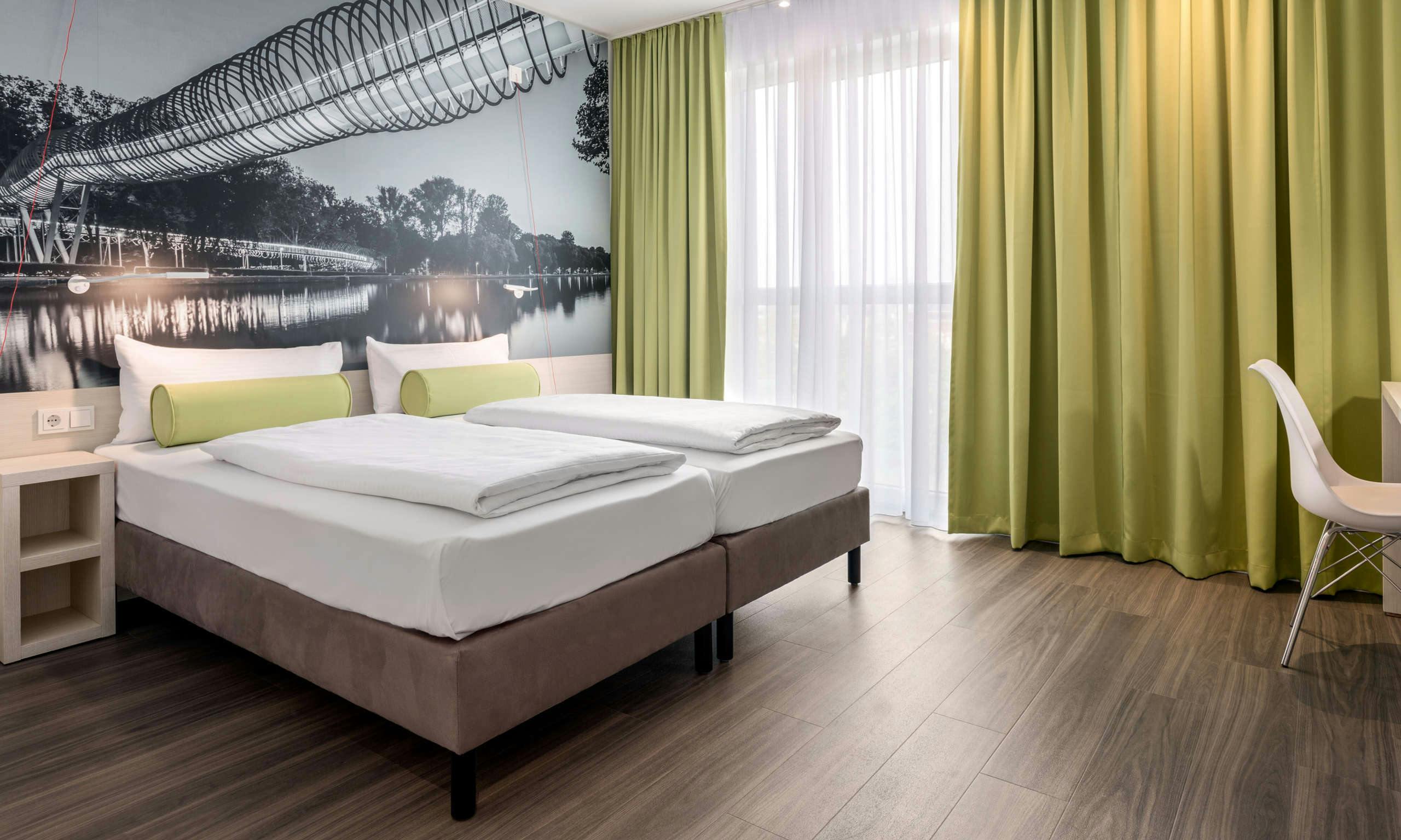 Super 8 by Wyndham Oberhausen am Centro