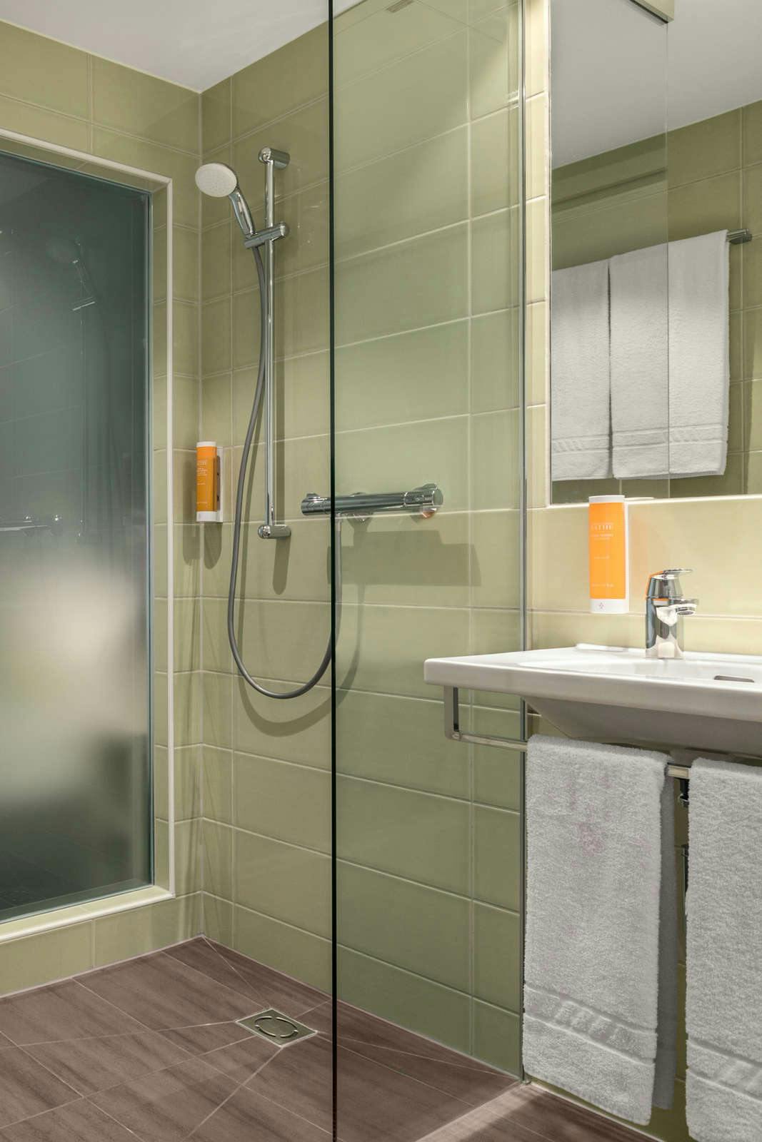 Hotel Super 8 by Wyndham Oberhausen am Centro photo 4