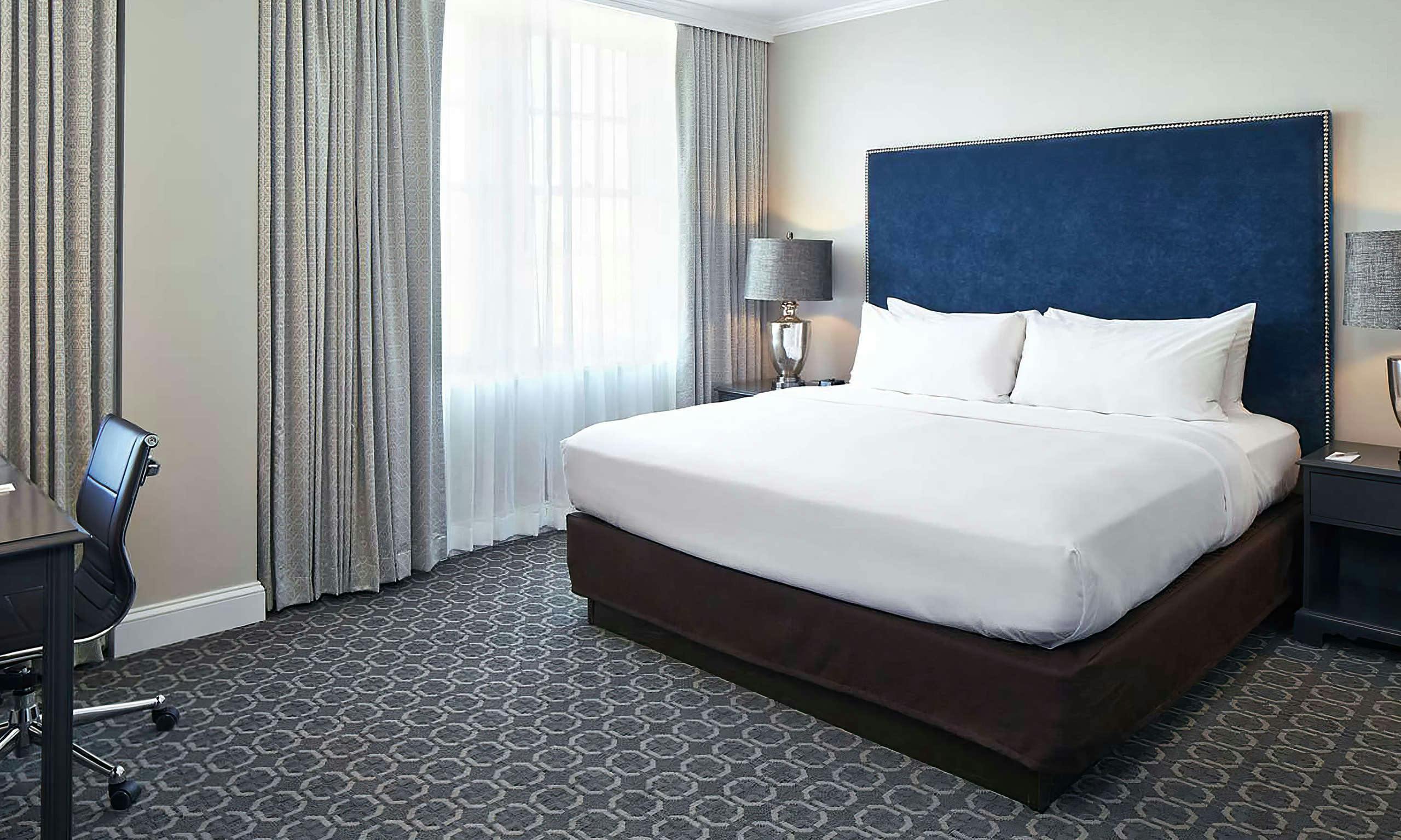 Redmont Hotel Birmingham, Curio Collection by Hilton