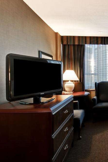 Hotel Chateau Lacombe(Formerly Crowne Plaza Chateau Lacombe) photo 1