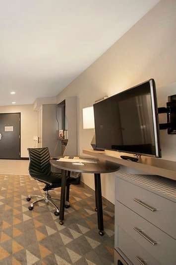 Hotel Holiday Inn & Suites Decatur - Forsyth photo 3