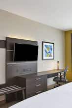 Hotel Holiday Inn Express & Suites Auburn Hills South photo 3