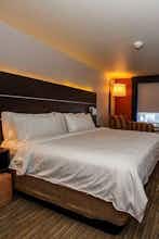 Hotel Holiday Inn Express & Suites Colorado Springs AFA Northgate photo 1