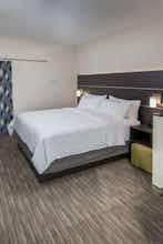 Hotel Holiday Inn Express & Suites Saskatoon East - University photo 2