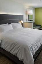 Hotel Holiday Inn Express & Suites Saskatoon East - University photo 1