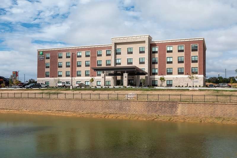 Holiday Inn Express & Suites Wentzville St Louis West
