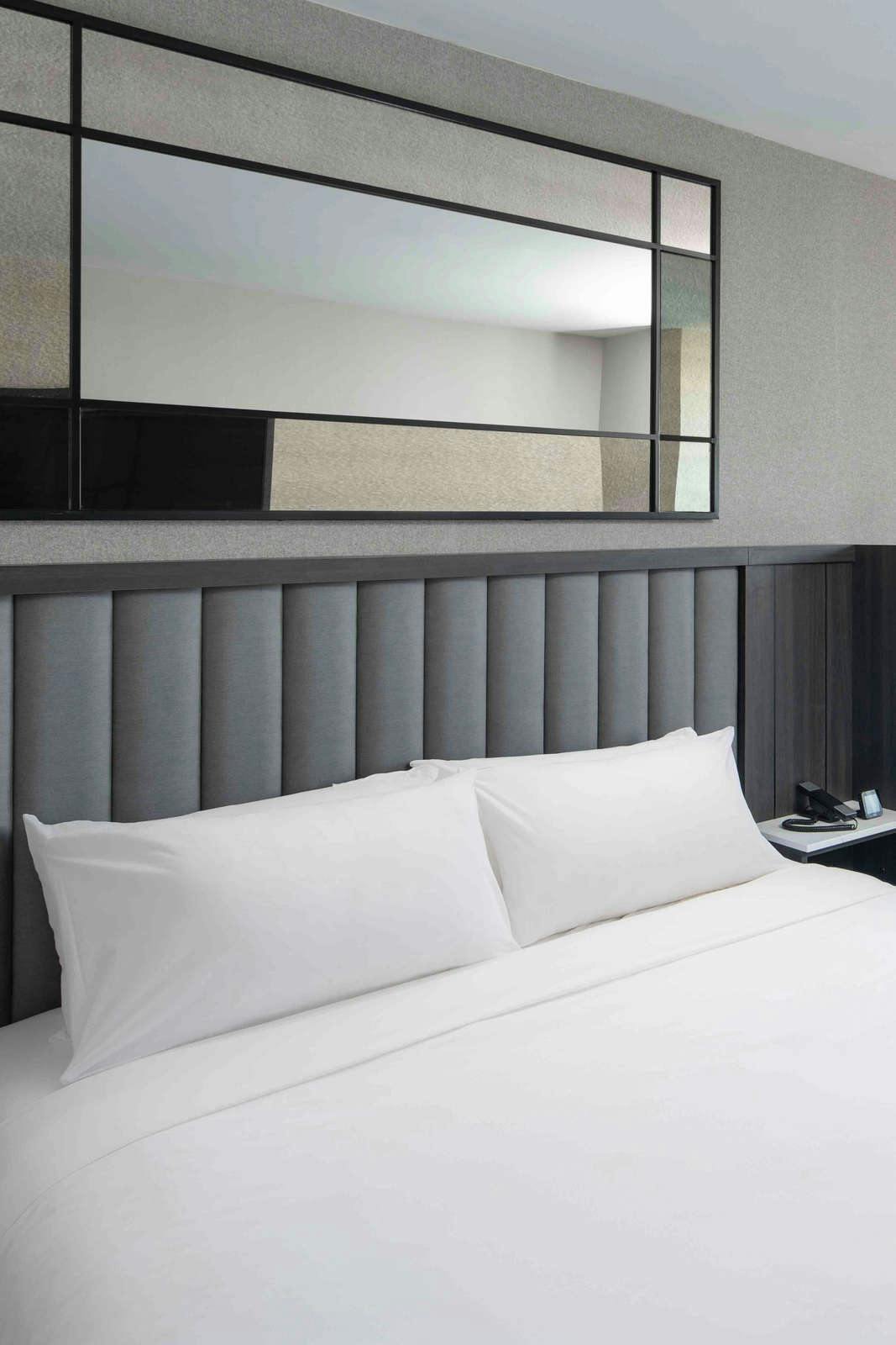 Hotel The Artisan Hotel at Tuscan Village photo 2