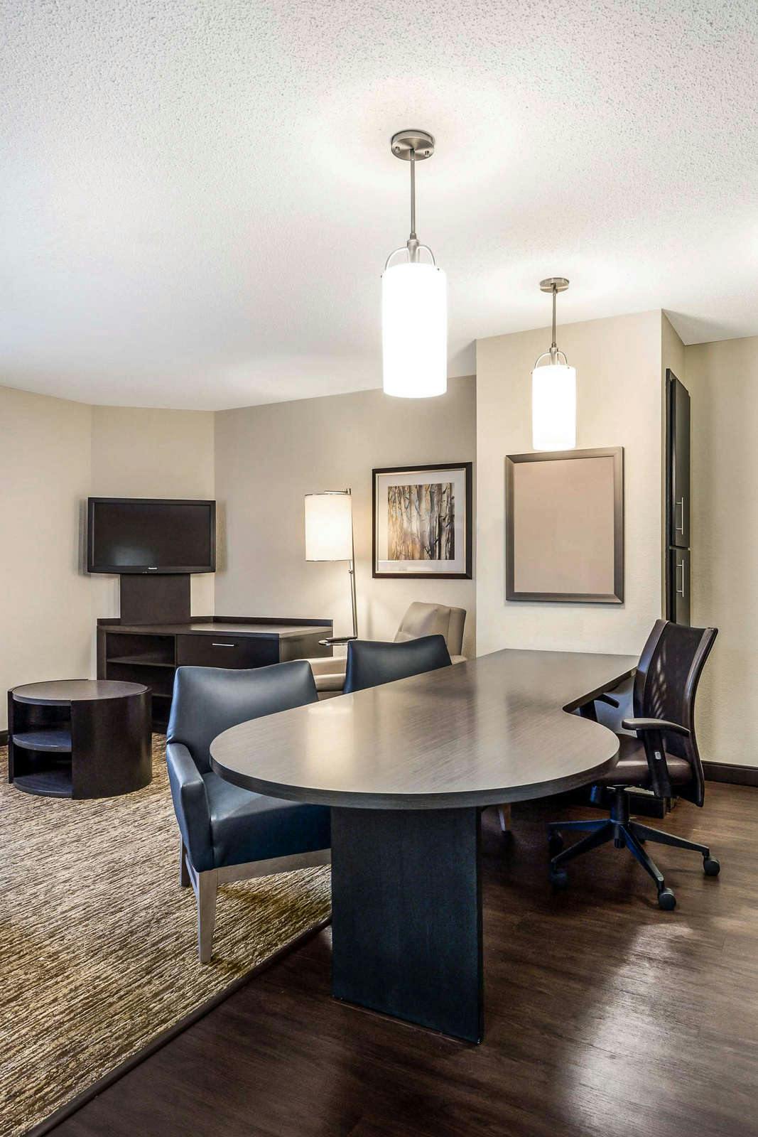 Hotel Sonesta Simply Suites Phoenix Glendale photo 3