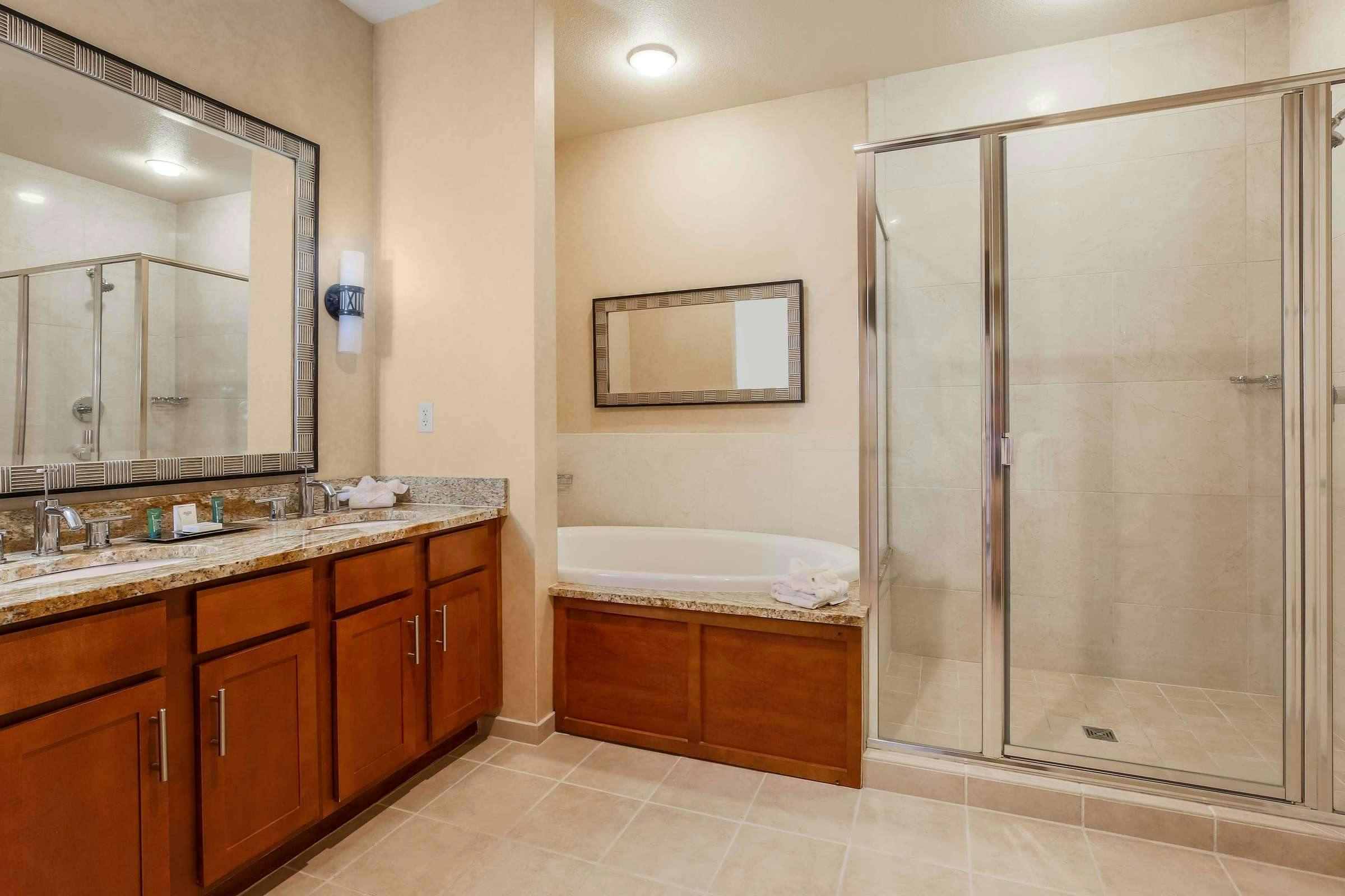 Hotel Hilton Promenade at Branson Landing photo 3