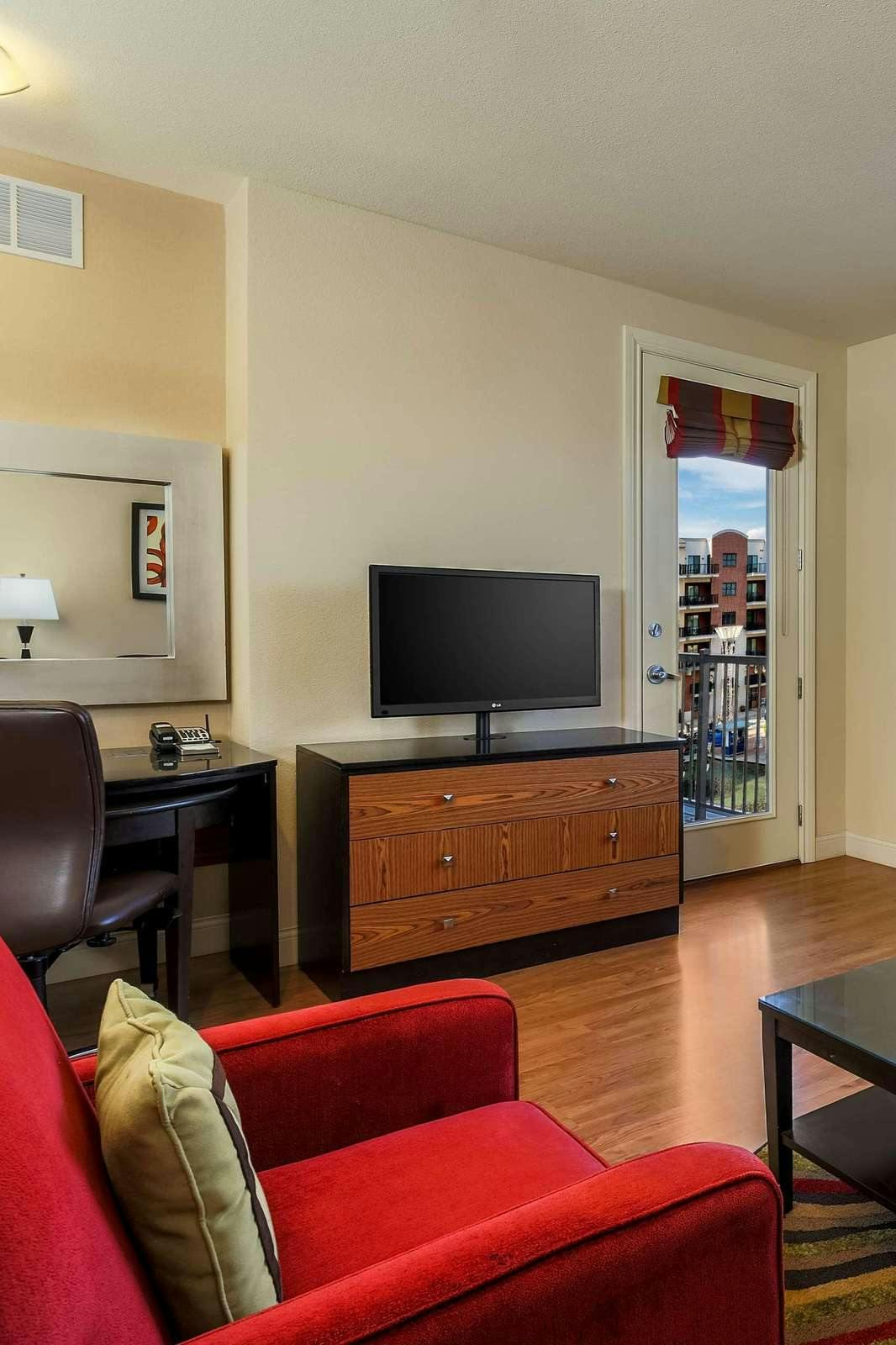 Hotel Hilton Promenade at Branson Landing photo 2